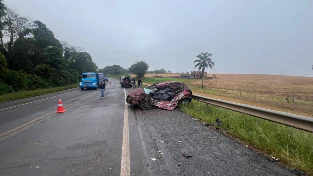 Homem morre após colisão entre carro e caminhão em Mato Castelhano