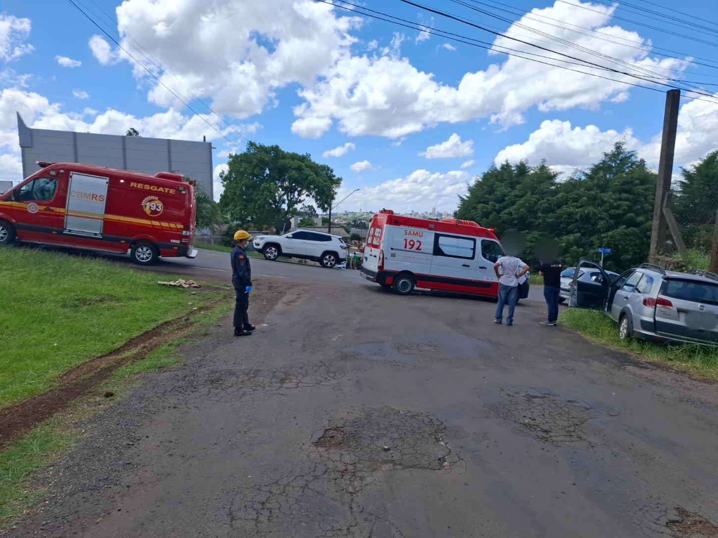 Colisão entre dois carros deixa uma pessoa ferida no bairro Frinape, em Erechim