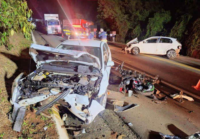 Dois jovens morrem em grave acidente na BR-282 em Xanxerê