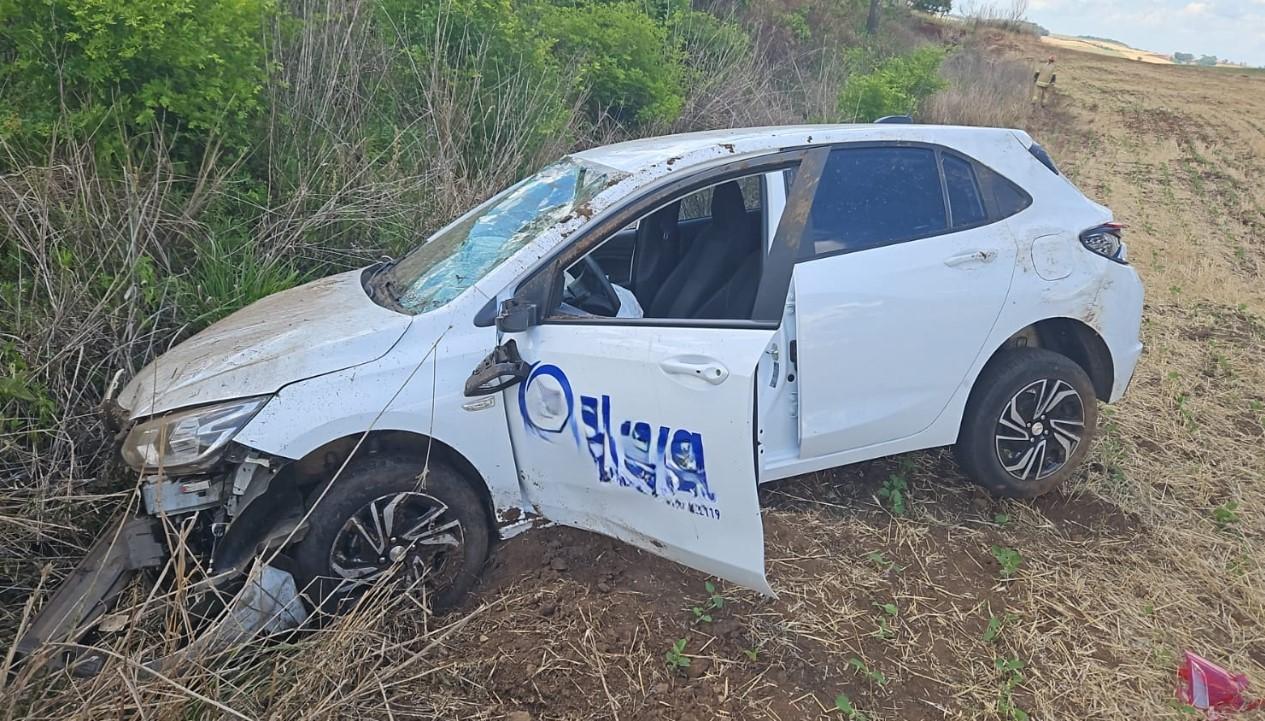 Veículo sai da pista e capota na ERS-135, em Erebango