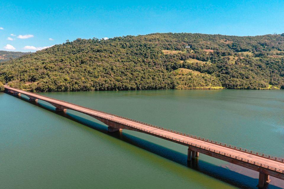 Grave colisão na ponte do Goio-Ên lança camionete no Rio Uruguai