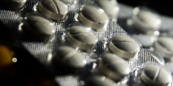 Medicamentos em supermercados: Câmara aprova regras de venda