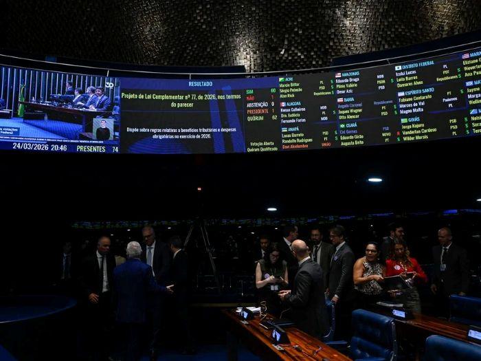 Senado aprova proposta sobre ReData e licença-paternidade