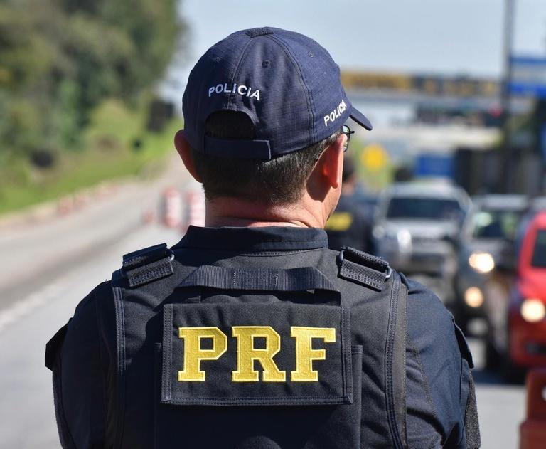 PRF intensifica fiscalização nas rodovias federais durante feriado de Tiradentes