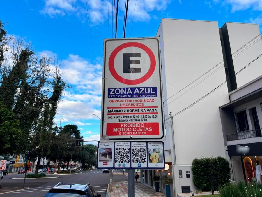Respeito ao estacionamento rotativo é fundamental para a mobilidade urbana no centro de Erechim