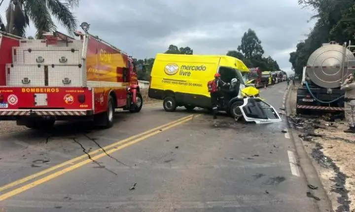 Colisão frontal deixa uma pessoa morta na ERS-324, em Casca