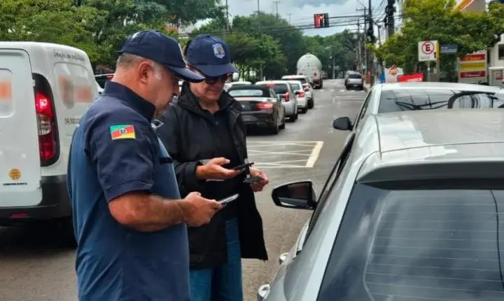 Diretoria de Trânsito reforça cadastro obrigatório para transporte por aplicativo, táxis e escolar